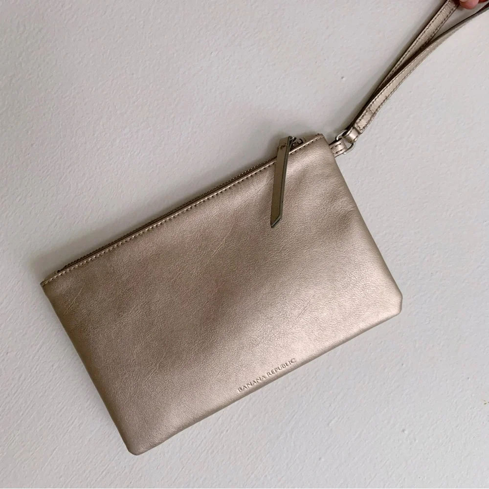 Banana Republic Gold Leather Wristlet Clutch Chic Party Festive Y2K Wedding NYE